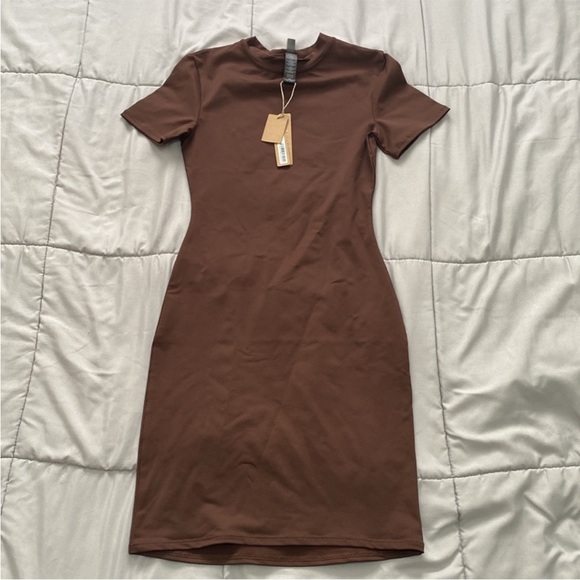 SKIMS Swim Tee Dress Cocoa XXS NWT - Picture 2 of 9